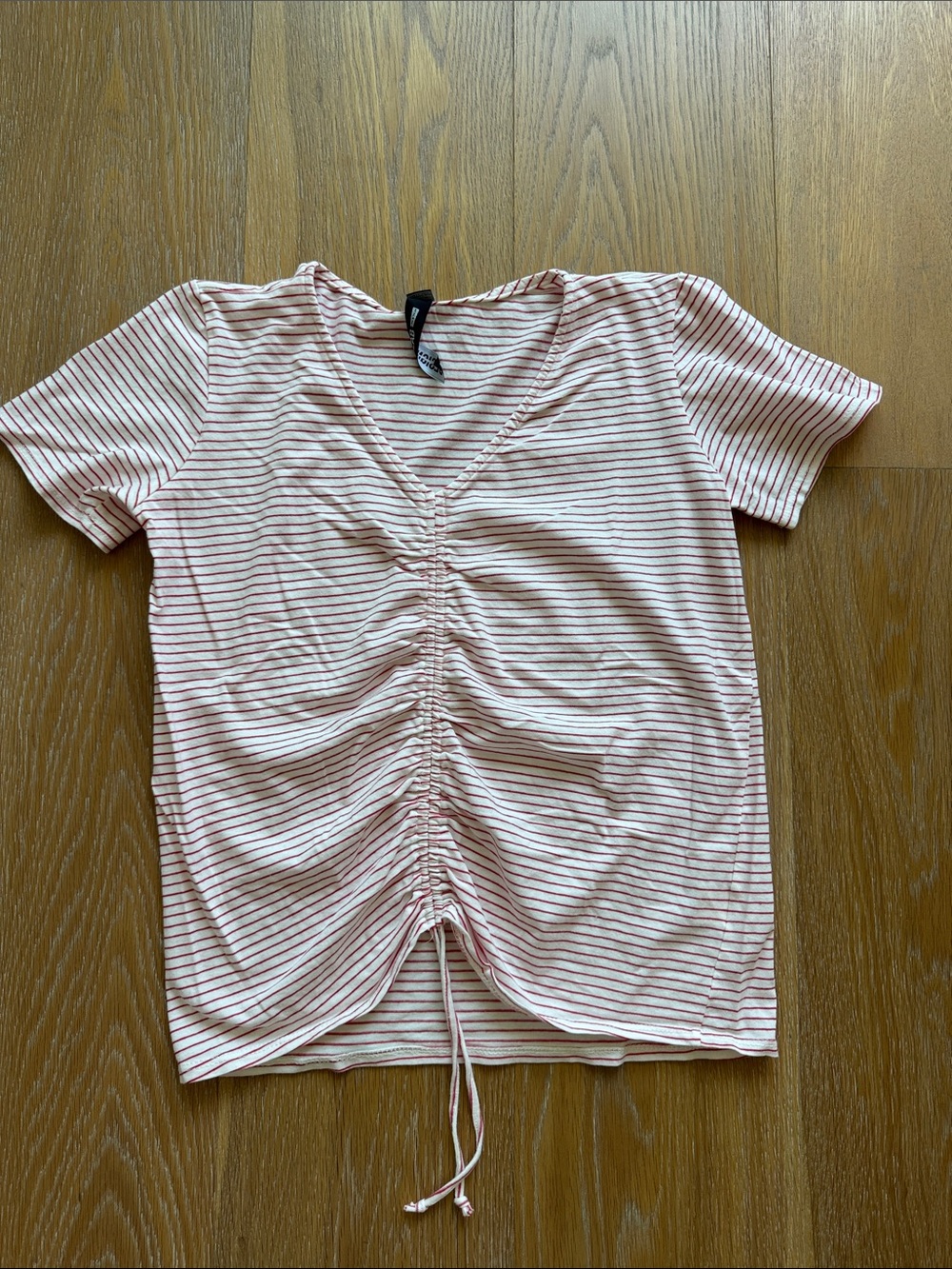 Design Lab Lord & Taylor Red Striped Ruched V-Neck Tee